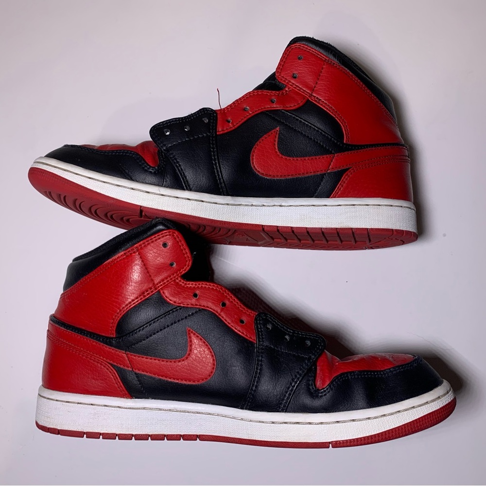 Jordan 1 mid reverse bred